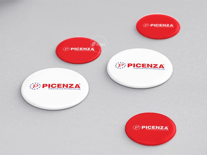 Nhận diện thương hiệu tập đoàn Picenza trên huy hiệu cài áo