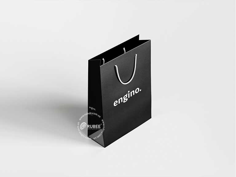 Nhận diện thương hiệu thiết kế xây dựng Egino trên túi đựng quà