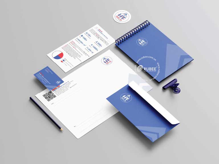 Nhận diện thương hiệu công ty xây dựng Hồng Tín trên ấn phẩm văn phòng